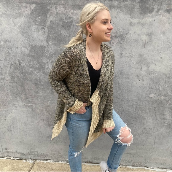 Skies Are Blue Cardigan - Picture 3 of 7